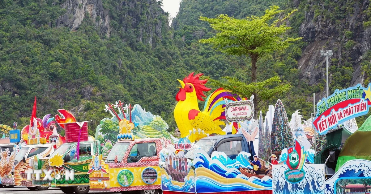 Carnaval Hạ Long 2026: Mãn nhãn với dàn xe mô hình "Kỳ quan bừng sáng"