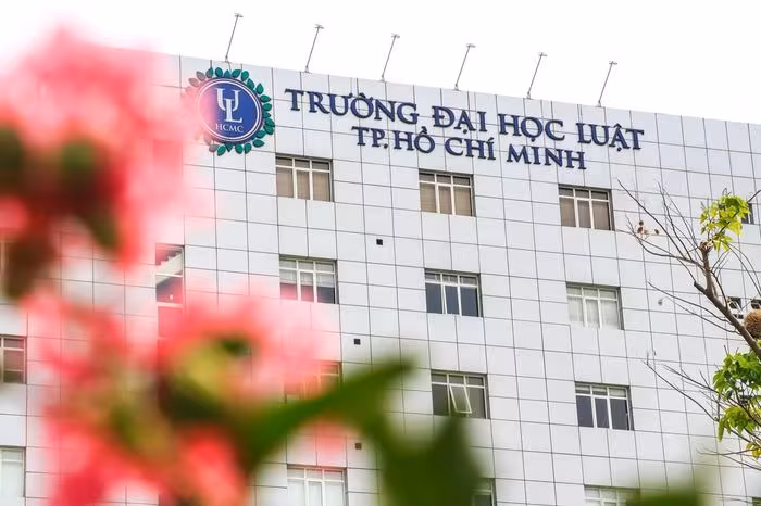 Đại học Luật TP.HCM tiếp tục xét tuyển khối C00: Cơ hội cho thí sinh 2026-2027