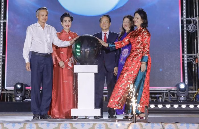 Nghi thức khai mạc Lễ hội Áo dài Đà Nẵng 2026, mở đầu cho chuỗi sự kiện tôn vinh sắc lụa sông Hàn.