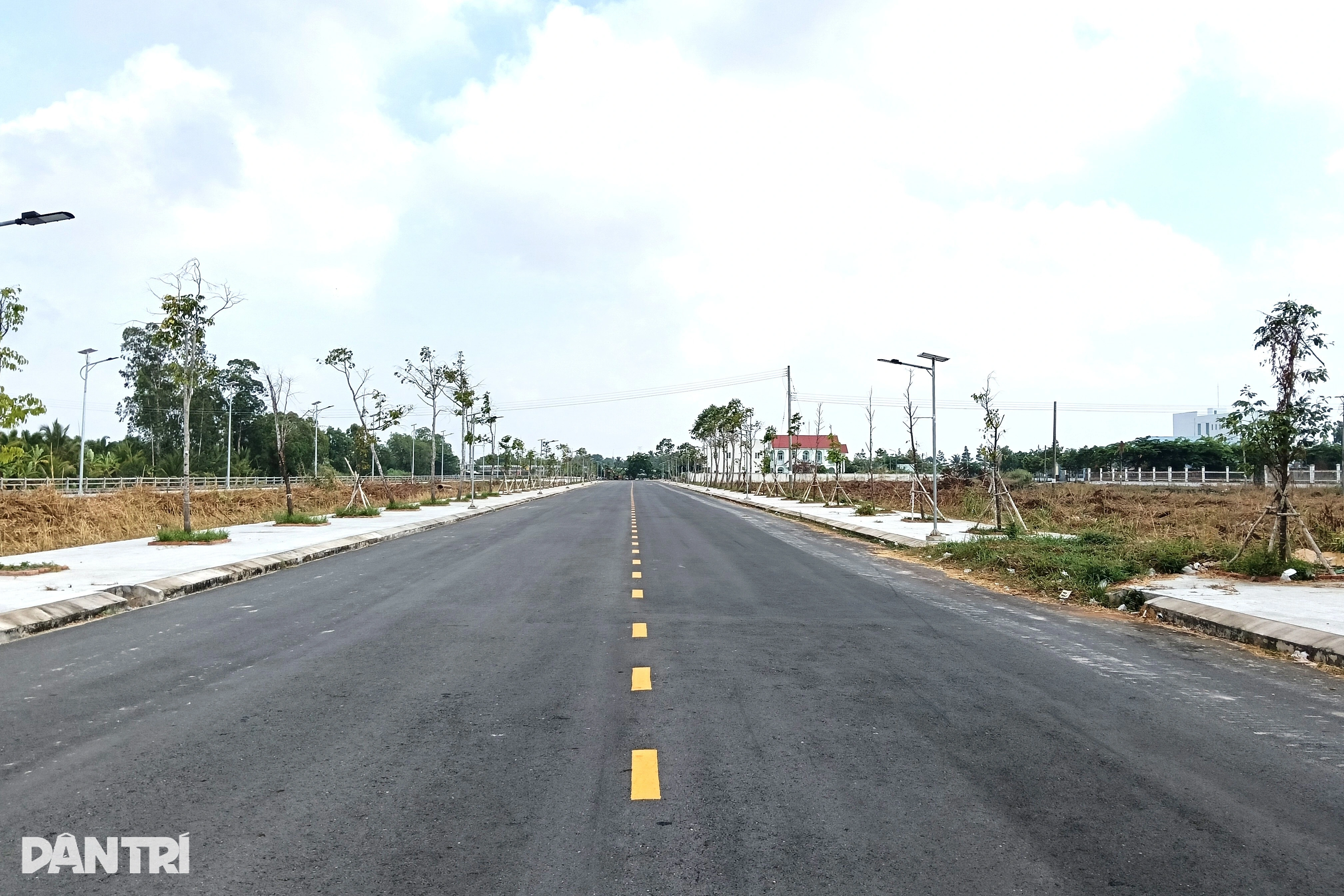 Vị trí triển khai biểu tượng "3 hạt lúa" nằm gần Quốc lộ 1, tạo điều kiện thuận lợi cho du khách tiếp cận (Ảnh: Huỳnh Hải).