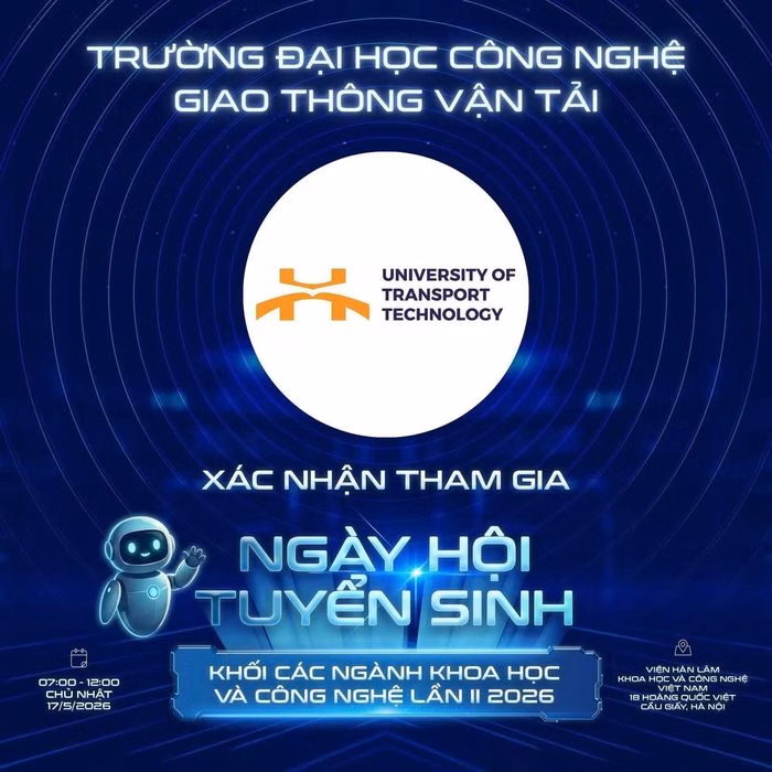 Học sinh tìm hiểu thông tin tuyển sinh cùng các chuyên gia