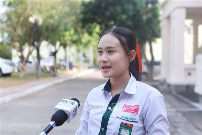 Namthip Keovongphet - một ví dụ điển hình về sự đam mê và nỗ lực chinh phục tiếng Việt của giới trẻ Lào.