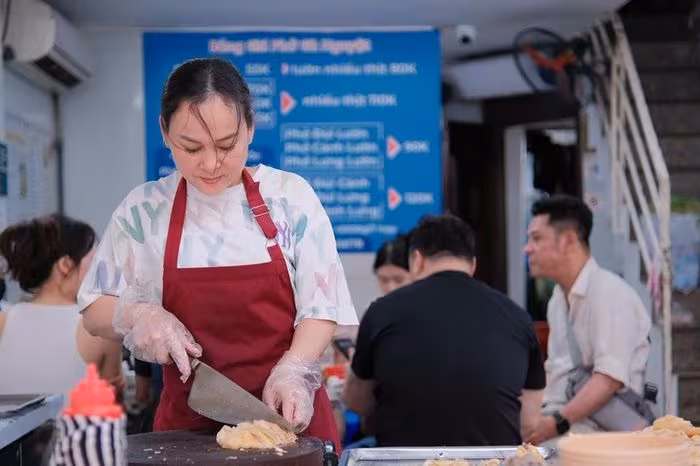 Phở Gà Hà Nội: "Nàng Thơ" Thanh Tao Giữa Lòng Phố Cổ