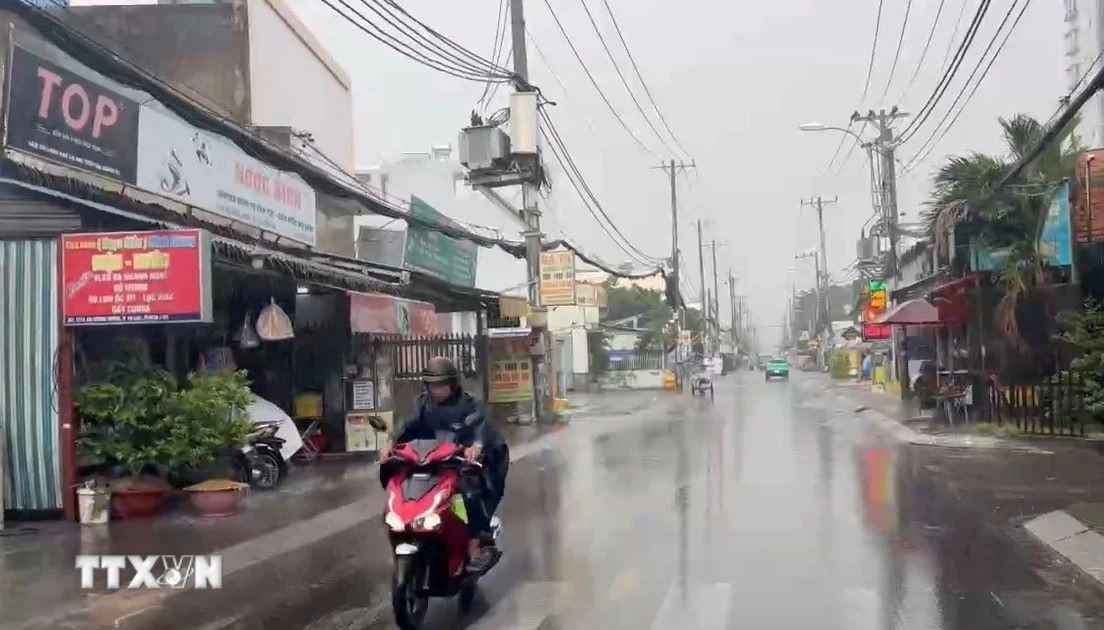 Thời tiết ngày 6/5: Bắc Bộ, Trung Bộ nắng gián đoạn, chiều tối có mưa dông